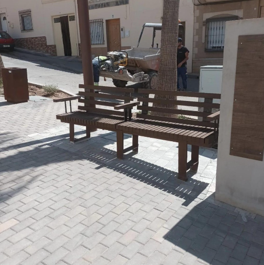 Lee más sobre el artículo Bancos en Adra, Almería